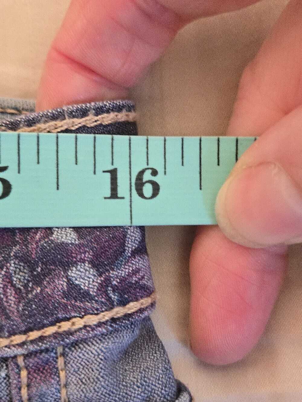 Marie Claire Boutiques | Reversible Floral Denim Bermuda Shorts, 2-in-1! Size 11 - Picture 7 of 11